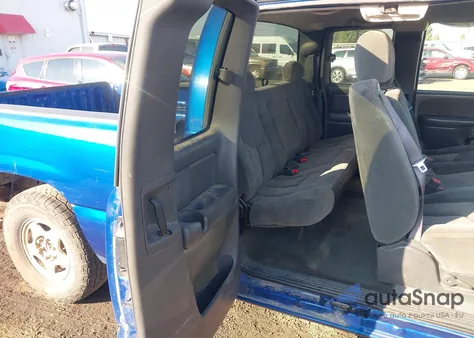 2003 Chevrolet Silverado 1500 Ls z USA, uszkodzony, nr VIN 1GCEK19T83Z178032